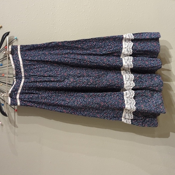 Jessica's Gunnies Prairie Vintage Midi Skirt Floral Pockets Lace Corset Y2K - Picture 13 of 13